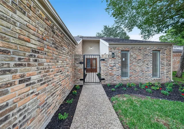 Homes for sale in Houston, TX | 1023 Forest Home Dr, Houston, TX 77077 | MLS# 50495508