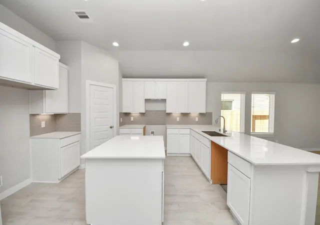 Photo 4 of Single family home for sale at 11023 Gardenia Crk Dr, Houston, TX 77044 | MLS# 47948845 | Listing updated on 2026-07-10