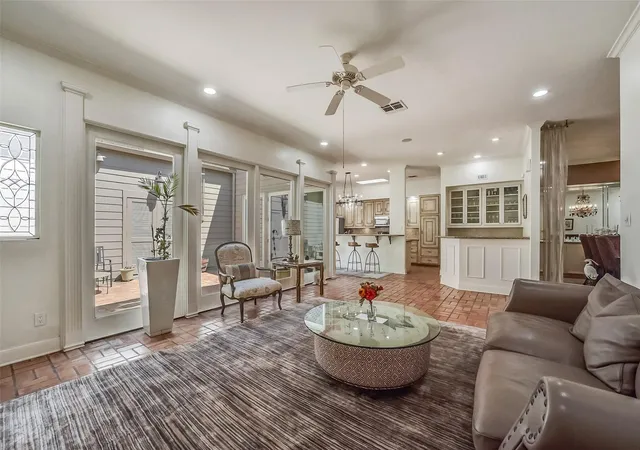 Photo 3 of Townhouse for sale at 2011 Canongate Dr, Houston, TX 77056 | MLS# 4355084 | Listing updated on 2026-09-09
