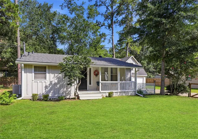 Photo 2 of Single family home for sale at 1018 Shawnee Dr, Montgomery, TX 77316 | MLS# 7068224 | Listing updated on 2026-08-27