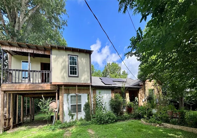 2nd image of 401 S Cottonwood St, Crockett, TX 75835 | MLS# 14335137