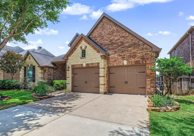 1st image of 5210 Kenton Pl Ln, Fulshear, TX 77441 | MLS# 61190834