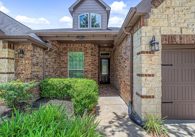 3rd image of 5210 Kenton Pl Ln, Fulshear, TX 77441 | MLS# 61190834