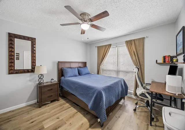 4th image of 6410 Del Monte Dr #6, Houston, TX 77057 | MLS# 13834850