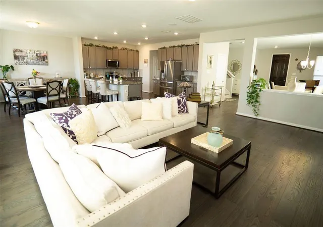 Photo 3 of Single family home for sale at 25103 Farmdale Ln, Richmond, TX 77406 | MLS# 45146987 | Listing updated on 2026-08-31