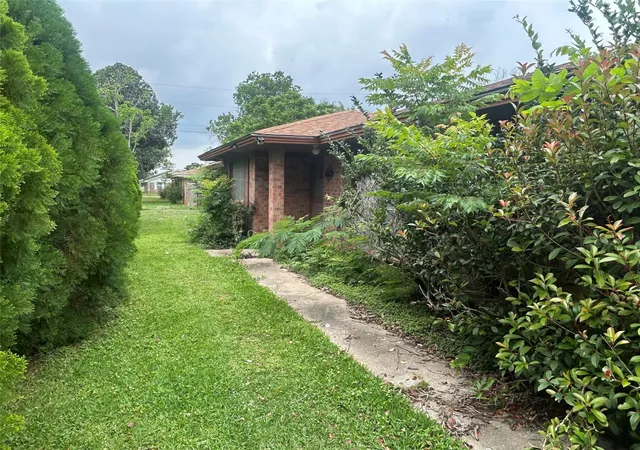 Homes for sale in Van Vleck, TX | 279 4Th St N, Van Vleck, TX 77482 | MLS# 84112894