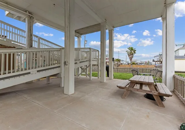 5th image of 130 Coral Ct, Freeport, TX 77541 | MLS# 23534565