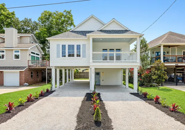1st image of 608 Oak Rd, Kemah, TX 77565 | MLS# 97106791