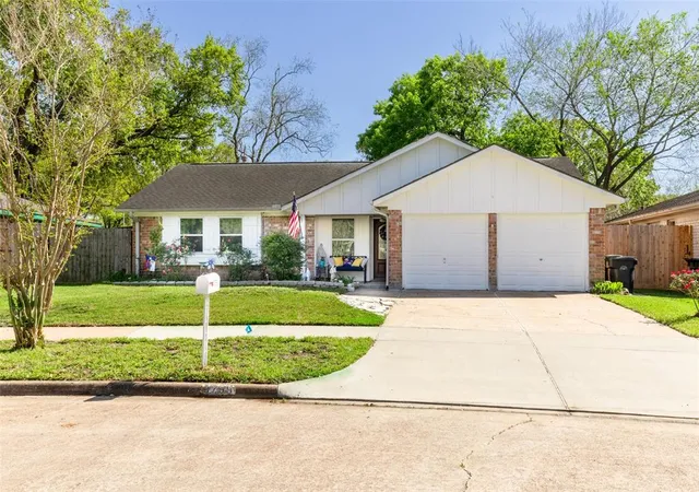 Homes for sale in Sugar Land, TX | 13755 Shirebrook Dr N, Sugar Land, TX 77498 | MLS# 71946784