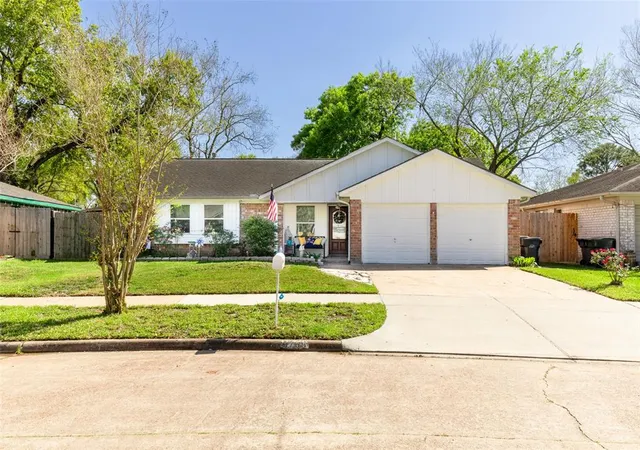 Homes for sale in Sugar Land, TX | 13755 Shirebrook Dr N, Sugar Land, TX 77498 | MLS# 71946784