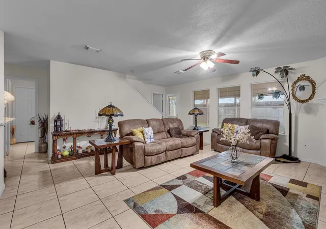 4th image of 1130 Fairlane Sq, Channelview, TX 77530 | MLS# 12218483