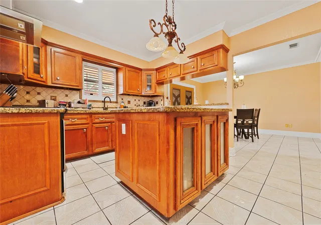 3rd image of 910 Avenue J, South Houston, TX 77587 | MLS# 75991255
