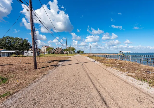 5th image of 2221 Avenue A, Dickinson, TX 77539 | MLS# 97483438