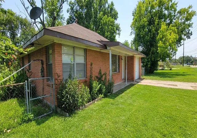 Photo 2 of Single family home for sale at 15623 Lee Rd, Houston, TX 77032 | MLS# 17480548 | Listing updated on 2026-07-21