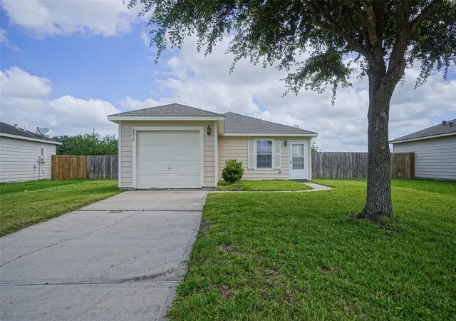 1st image of 6815 Rambling Brook Ln, Richmond, TX 77469 | MLS# 84612066