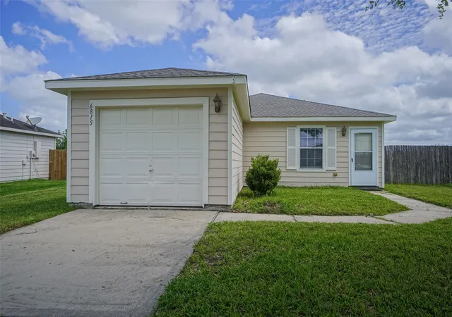 2nd image of 6815 Rambling Brook Ln, Richmond, TX 77469 | MLS# 84612066