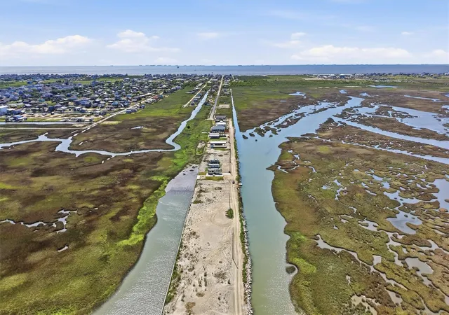 11th image of 1348 N Tinkle Ln, Crystal Beach, TX 77650 | MLS# 41800910