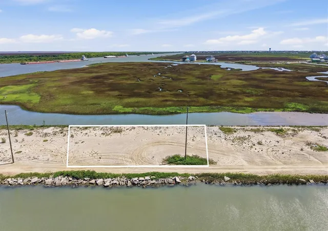 2nd image of 1348 N Tinkle Ln, Crystal Beach, TX 77650 | MLS# 41800910