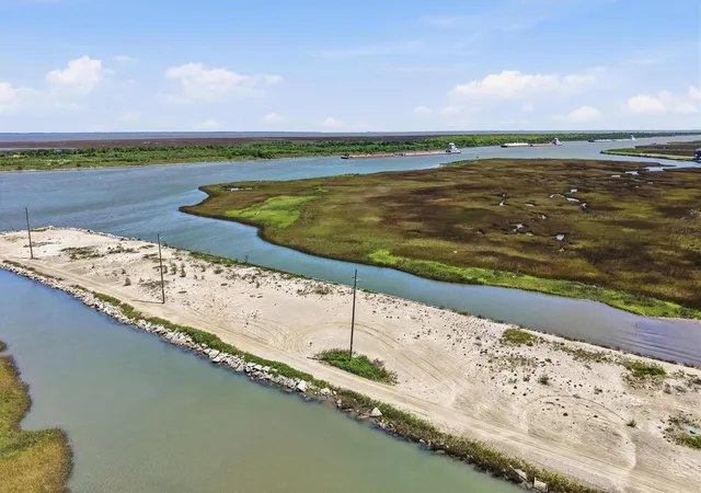 4th image of 1348 N Tinkle Ln, Crystal Beach, TX 77650 | MLS# 41800910