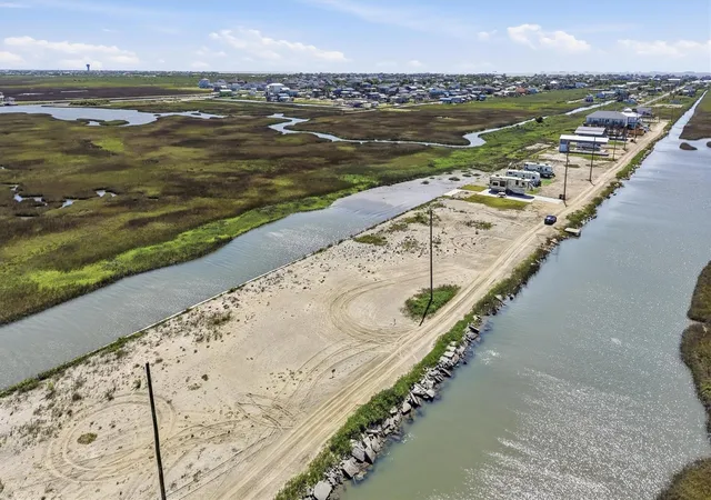 5th image of 1348 N Tinkle Ln, Crystal Beach, TX 77650 | MLS# 41800910