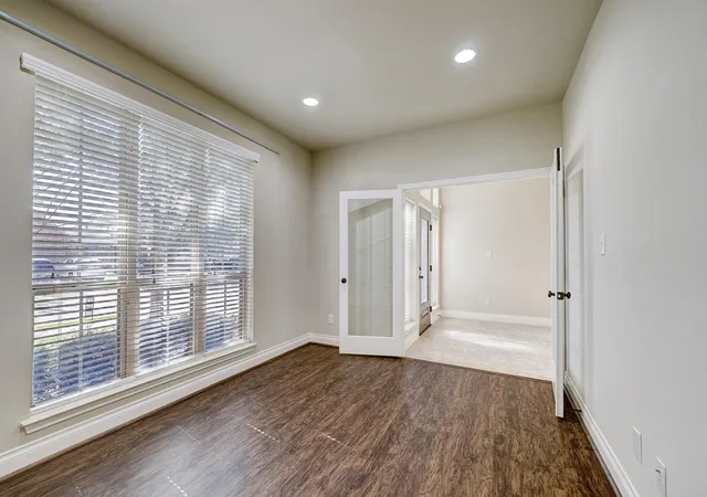 Photo 4 of Single family home for sale at 13207 Lone Crk Ln, Pearland, TX 77584 | MLS# 81939585 | Listing updated on 2026-08-25