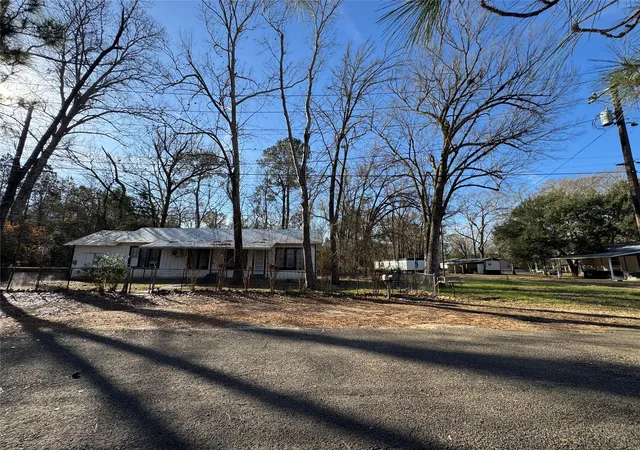 1st image of 110 & 100 Barnard St, Livingston, TX 77351 | MLS# 97171853