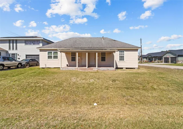 Homes for sale in La Porte, TX | 319 E B St, La Porte, TX 77571 | MLS# 50427126