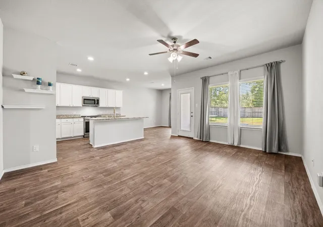Photo 4 of Single family home for sale at 14161 Redwood Forest Trl, Conroe, TX 77384 | MLS# 69834463 | Listing updated on 2026-09-08