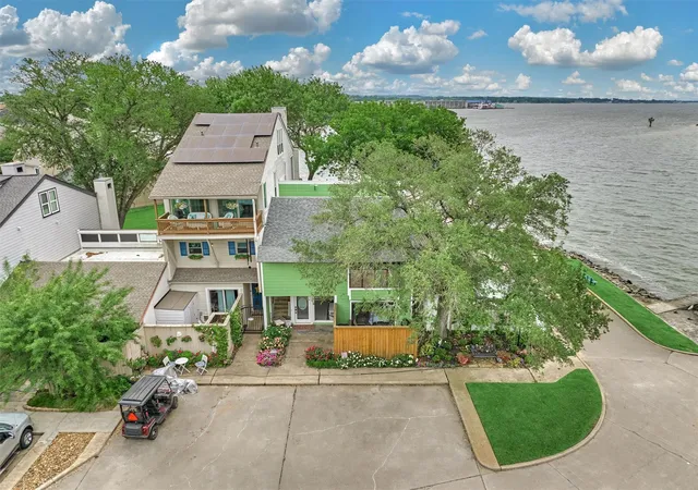 4th image of 2012 Lakewood Ct, Willis, TX 77318 | MLS# 93269564