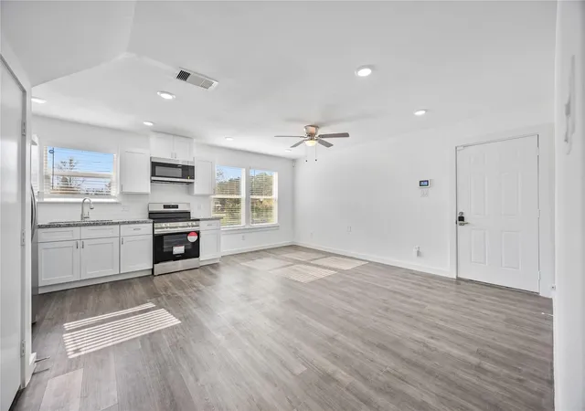 2nd image of 8226 Bigwood St #A, Houston, TX 77078 | MLS# 2887427