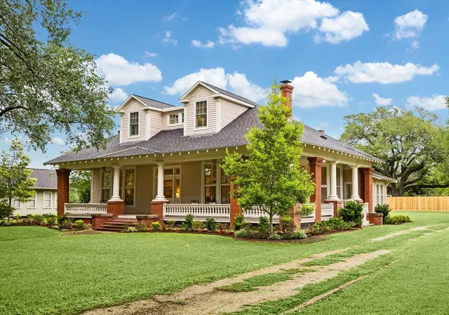 Photo 2 of Single family home for sale at 209 E Caney St, Wharton, TX 77488 | MLS# 4181018 | Listing updated on 2026-06-24
