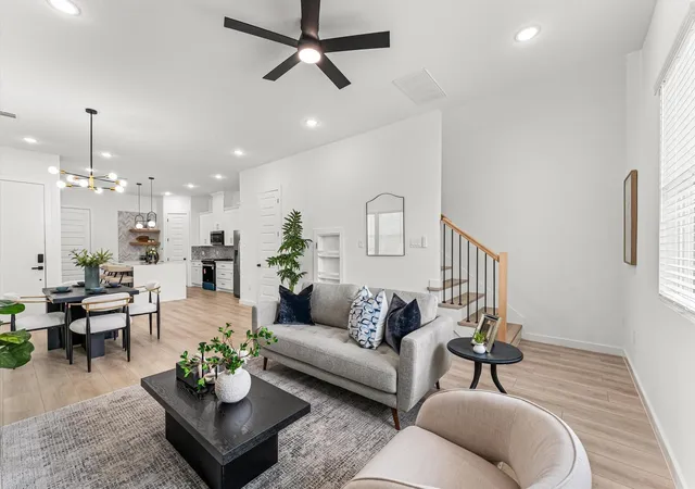 Photo 2 of Sale Pending at 7128 Ave Q, Houston, TX 77011 | MLS# 16574280 | Listing updated on 2026-09-08