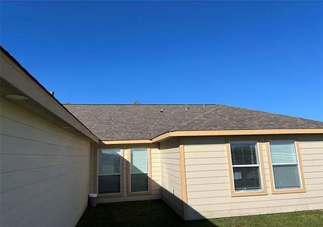 Photo 3 of Single family home for sale at 17118 Lake Ridge Cir, Rosharon, TX 77583 | MLS# 56950520 | Listing updated on 2026-08-20