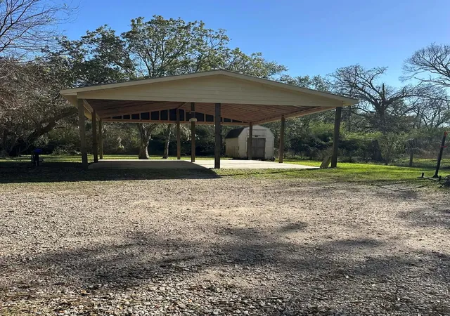 Photo 3 of Single family home for sale at 6718 Live Oak Dr, Rosharon, TX 77583 | MLS# 28354454 | Listing updated on 2026-01-13