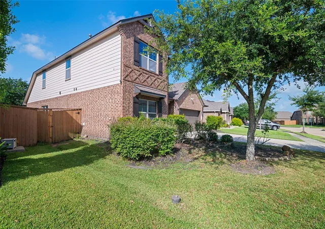 2nd image of 2732 Rogliano Ln, League City, TX 77573 | MLS# 93737780