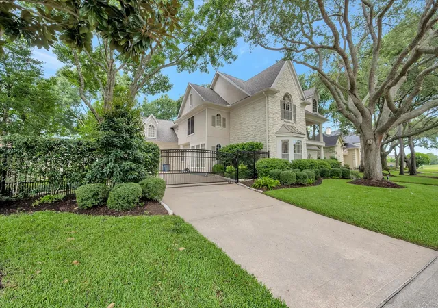 image of 3707 Acorn Wood Wy, Houston, TX 77059 | MLS# 66409112