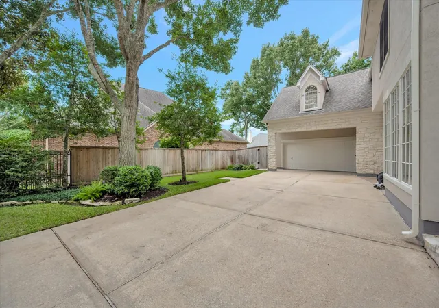 image of 3707 Acorn Wood Wy, Houston, TX 77059 | MLS# 66409112