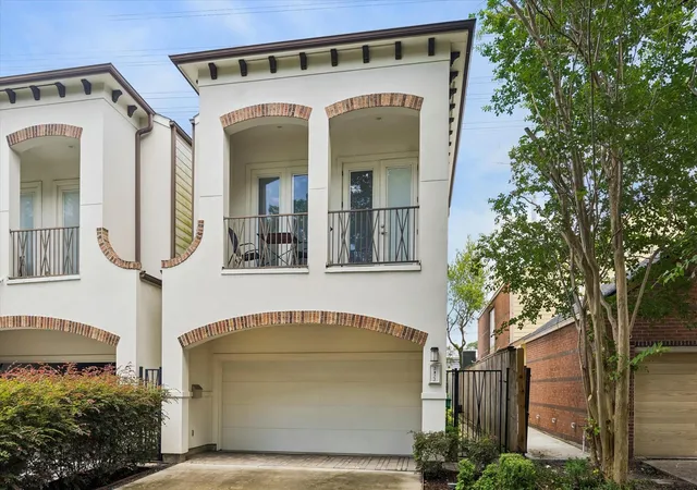 Photo 1 of Single family home for sale at 2122 Banks St, Houston, TX 77098 | MLS# 95495228 | Listing updated on 2026-07-09