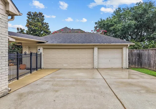 Homes for sale in Friendswood, TX | 2876 Match Point Ln, Friendswood, TX 77546 | MLS# 6151467