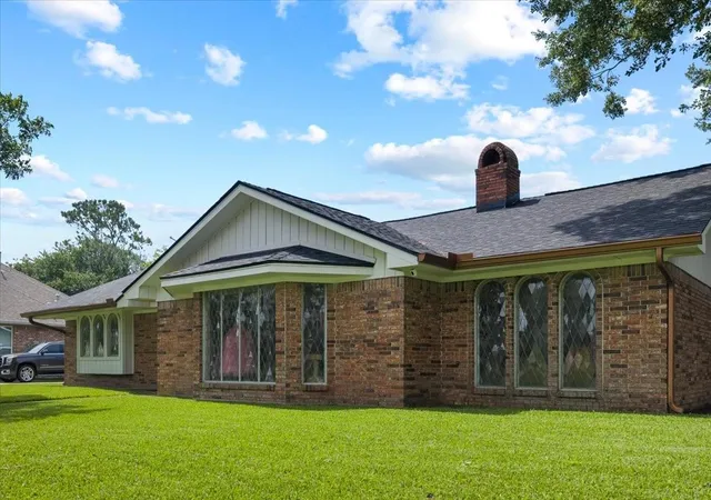 Photo 3 of Sale Pending at 4805 N Burning Tree Dr, Baytown, TX 77521 | MLS# 36305105 | Listing updated on 2026-09-05