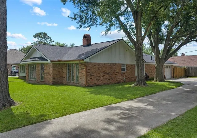 Photo 3 of Sale Pending at 4805 N Burning Tree Dr, Baytown, TX 77521 | MLS# 36305105 | Listing updated on 2026-09-05