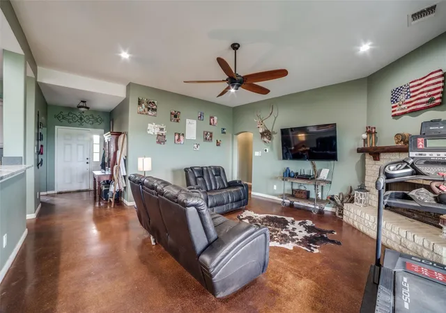 3rd image of 2259 Cr 325, Sabinal, TX 78881 | MLS# 78102977