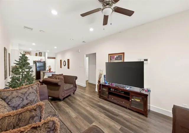 Photo 3 of Sale Pending at 1035 Junell St, Houston, TX 77088 | MLS# 36017410 | Listing updated on 2026-09-11