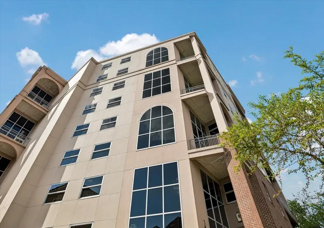 4th image of 6007 Memorial Dr, Houston, TX 77007