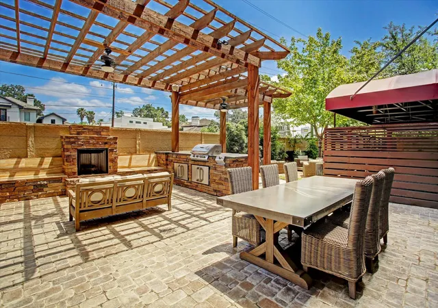 3rd image of 6007 Memorial Dr, Houston, TX 77007