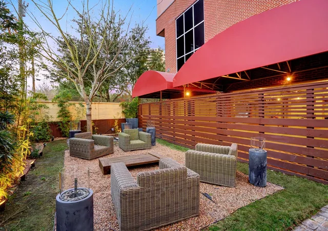 2nd image of 6007 Memorial Dr, Houston, TX 77007