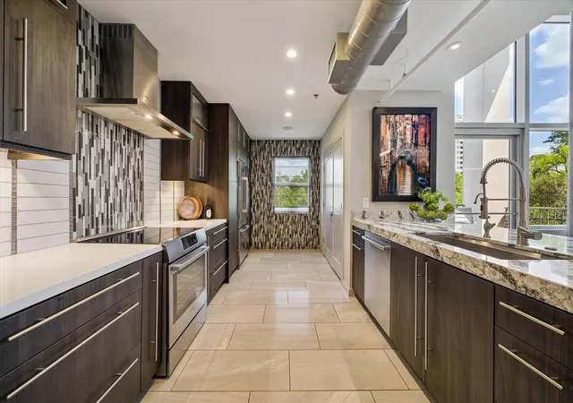 3rd image of 6007 Memorial Dr #304, Houston, TX 77007 | MLS# 47330799