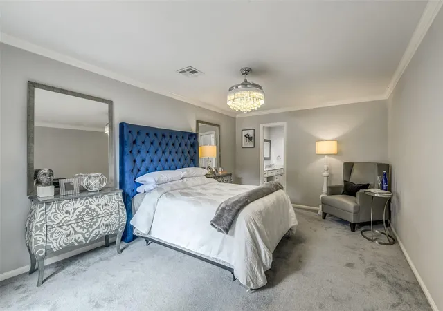 Photo 3 of Townhouse for sale at 9454 Briar Forest Dr, Houston, TX 77063 | MLS# 37269687 | Listing updated on 2026-09-13