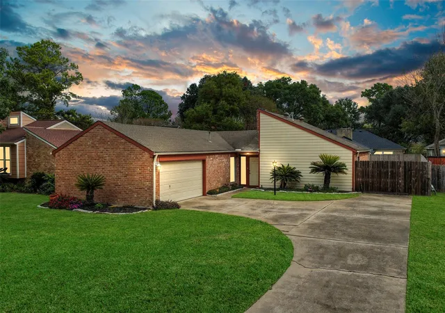 Photo 1 of Single family home for sale at 8126 Ivan Reid Dr, Houston, TX 77040 | MLS# 49288971 | Listing updated on 2026-04-02
