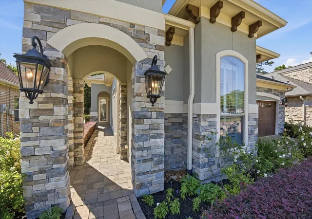 4th image of 2727 N Cotswold Manor Dr, Kingwood, TX 77339 | MLS# 60035053